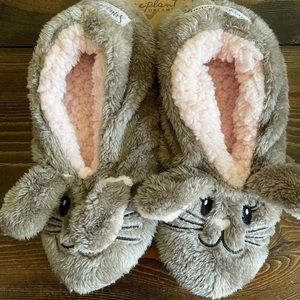 NWT Women’s house slippers, bunny rabbit